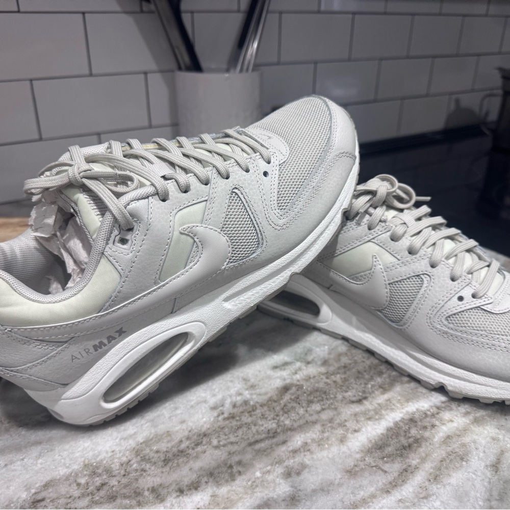 Nike Air Max Women’s /GrayWhite Sneakers